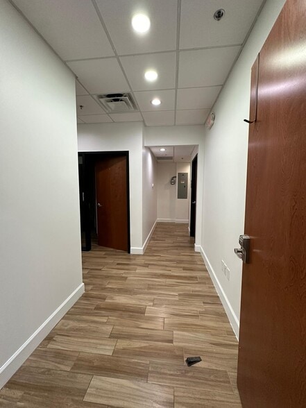 More Photos Of 8865 Commodity Cir, Orlando Office For Lease