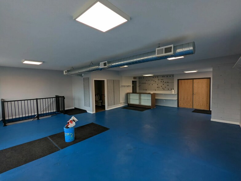 More Photos Of 117 E Washington St, Mankato Storefront For Sale
