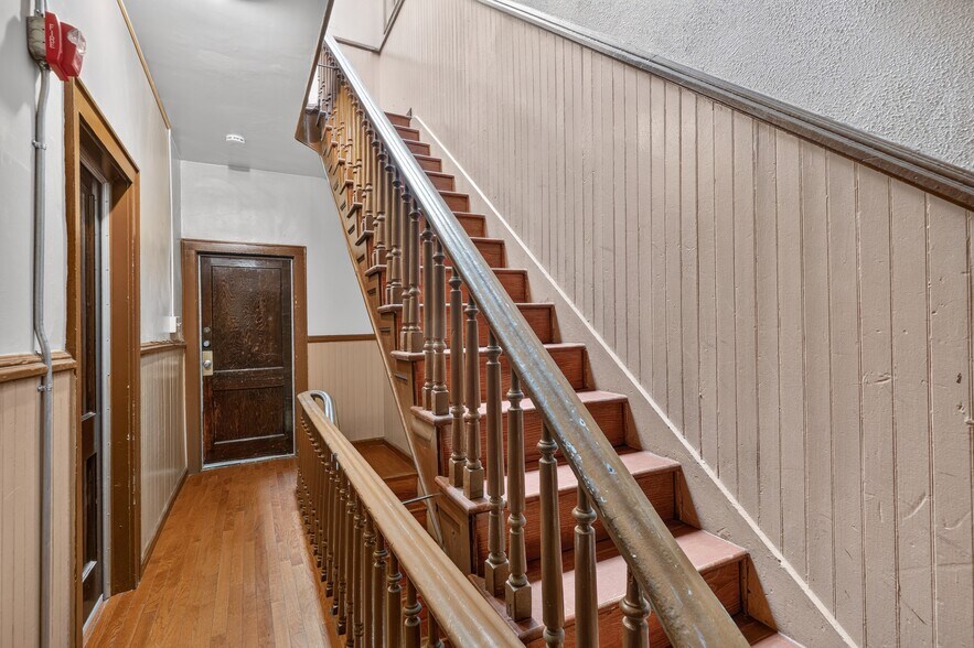 More Photos Of 154 Chestnut Ave, Jersey City Restaurant For Sale