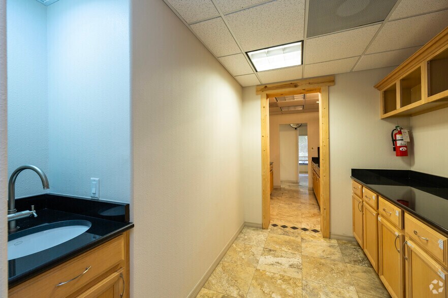 More Photos Of 5001 Lemon St W, Tampa Office For Lease