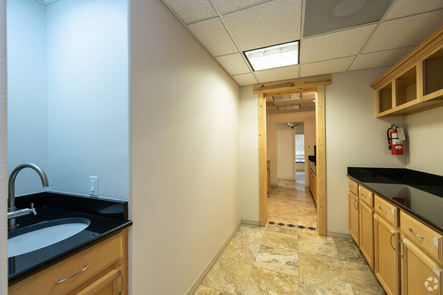 More Photos Of 5001 Lemon St W, Tampa Office For Lease