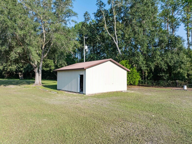 More Photos Of 5056 FL-47, Lake City Specialty For Sale