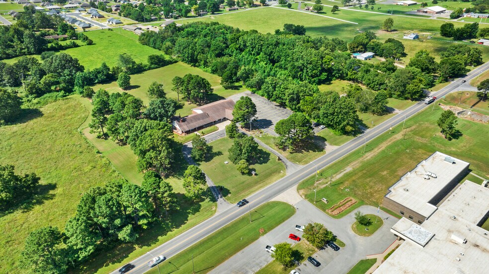 More Photos Of 1400 Locust st, Stilwell Office Residential For Sale