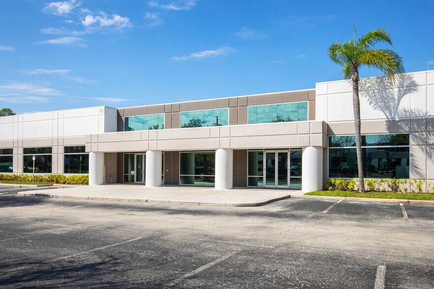 More Photos Of 70 S Keller Rd, Orlando Office For Sale