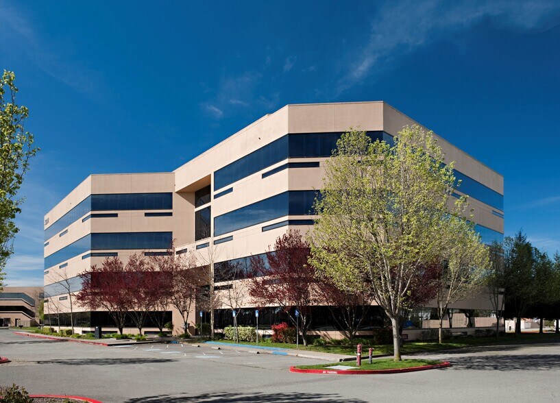 More Photos Of 5341 Old Redwood Hwy, Petaluma Office For Lease