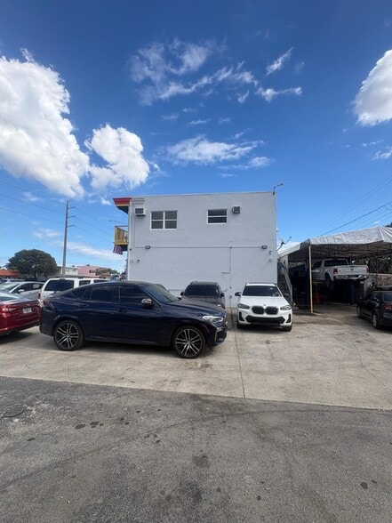 More Photos Of 250 NE 44th St, Oakland Park Auto Repair For Sale