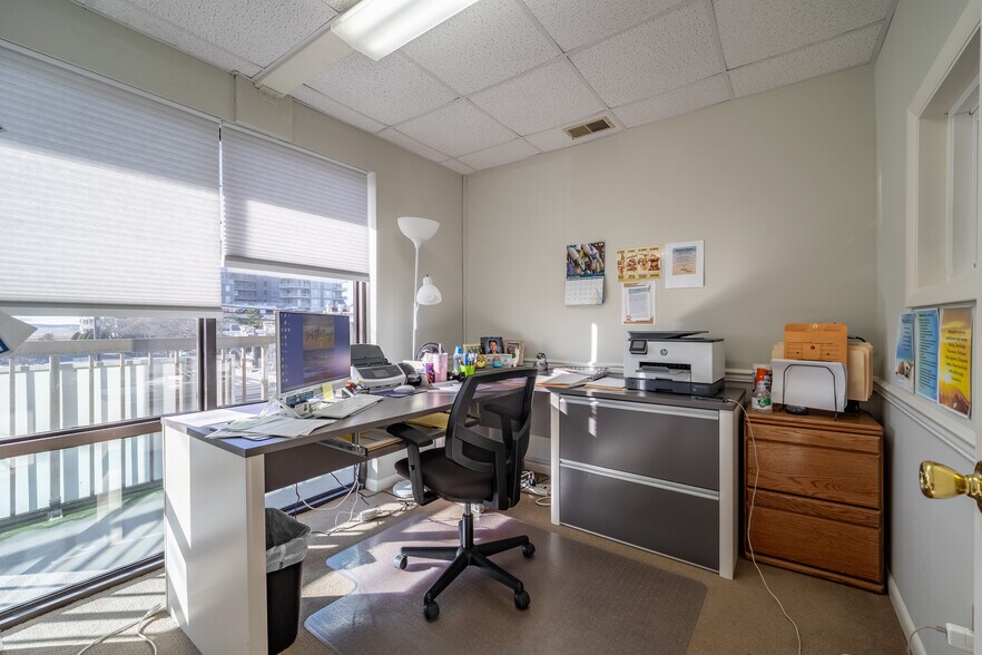 More Photos Of 7904 Coastal Hwy, Ocean City Office For Sale