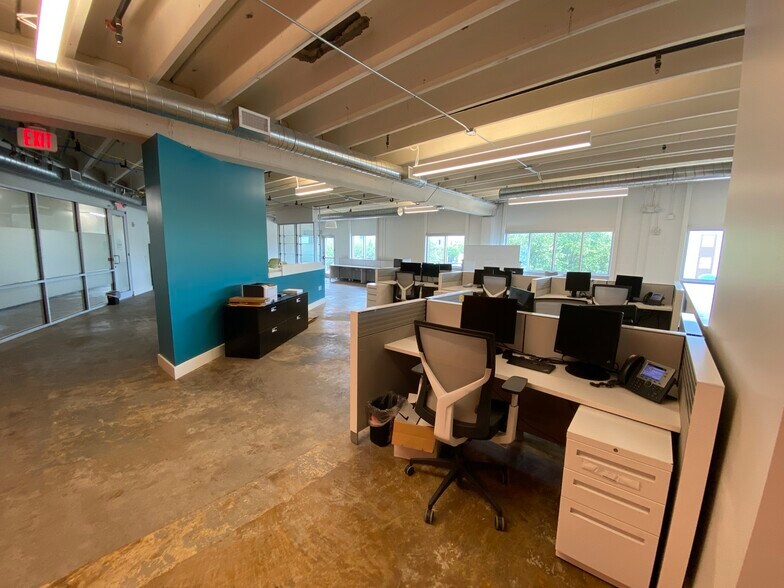 More Photos Of 2808 Caroline St, Houston Coworking Space