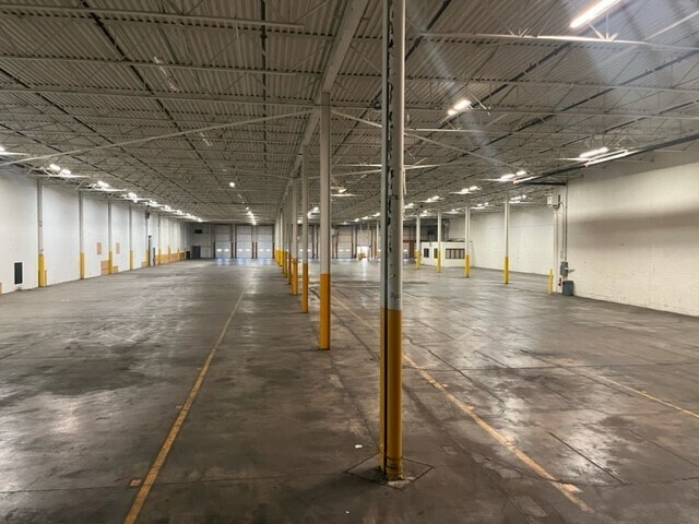 More Photos Of 10 Schultz Drive, Delano Warehouse For Lease