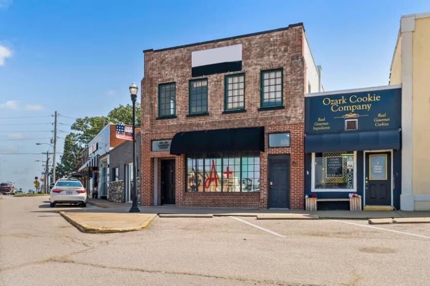 Primary Photo Of 48 S Business Hwy, Camdenton Office For Sale