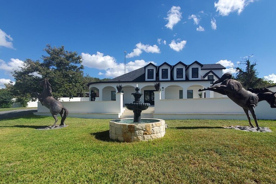 More Photos Of 2565 N State Highway 16, Fredericksburg Specialty For Sale