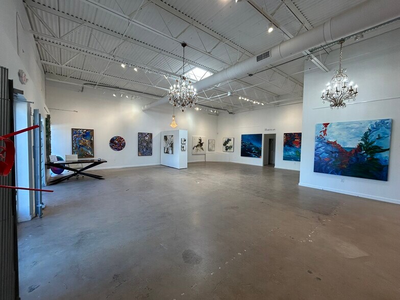 More Photos Of 2835 Irving Blvd, Dallas Warehouse For Sale