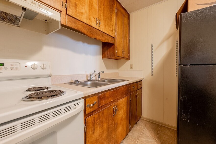 More Photos Of 171 Market St, Marion Multifamily For Sale