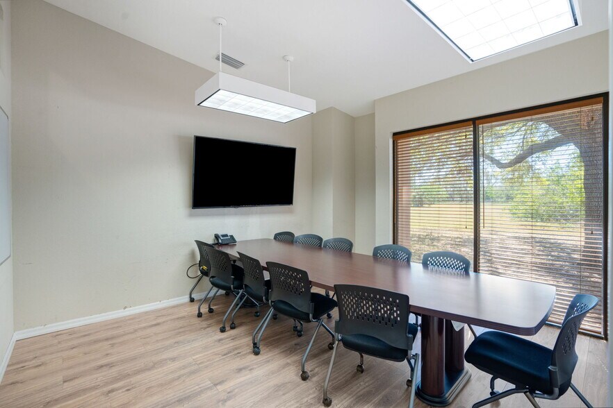 More Photos Of 3910 Golf Park Loop, Bradenton Office For Sale