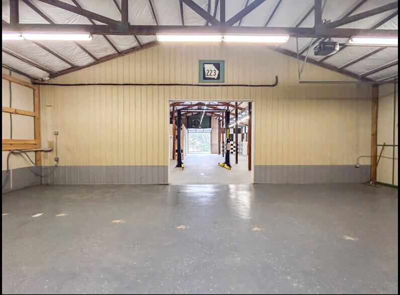 More Photos Of 1901 Hollingshed Rd, Irmo Warehouse For Sale