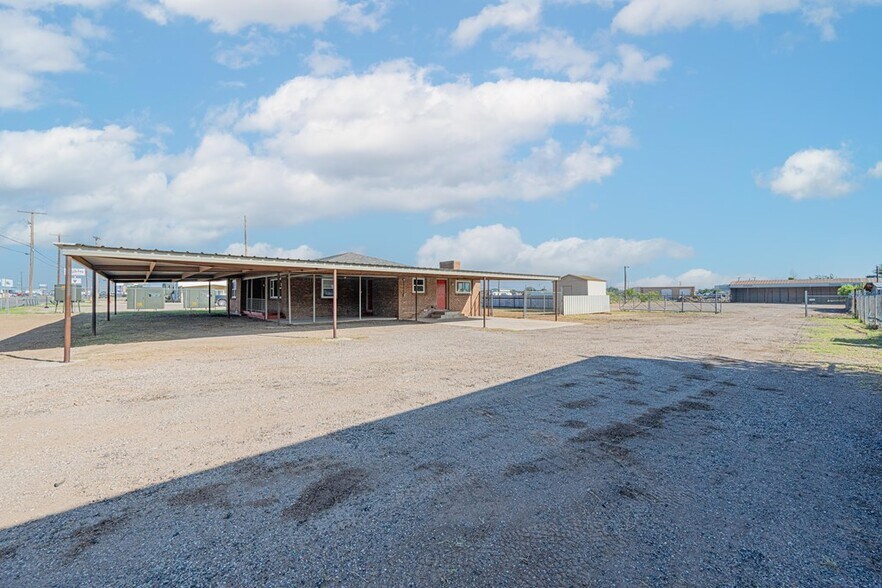More Photos Of 1405 Garden City Hwy, Midland Office Residential For Sale