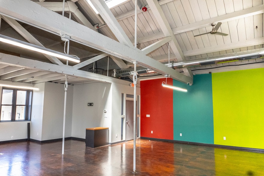More Photos Of 1023-1025 Hamilton St, Philadelphia Loft Creative Space For Lease