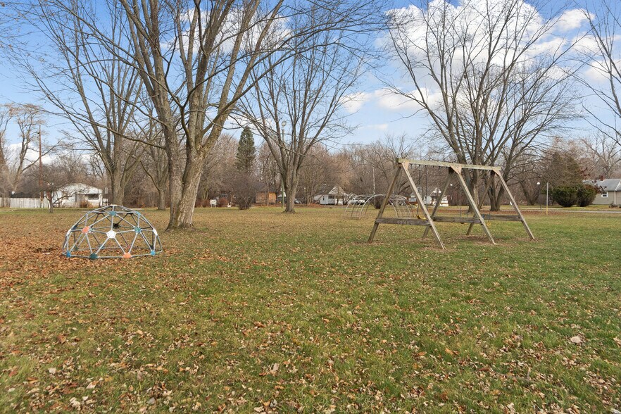 More Photos Of 1806 E Webster Rd, Flint Manufactured Housing Mobile Home Park For Sale