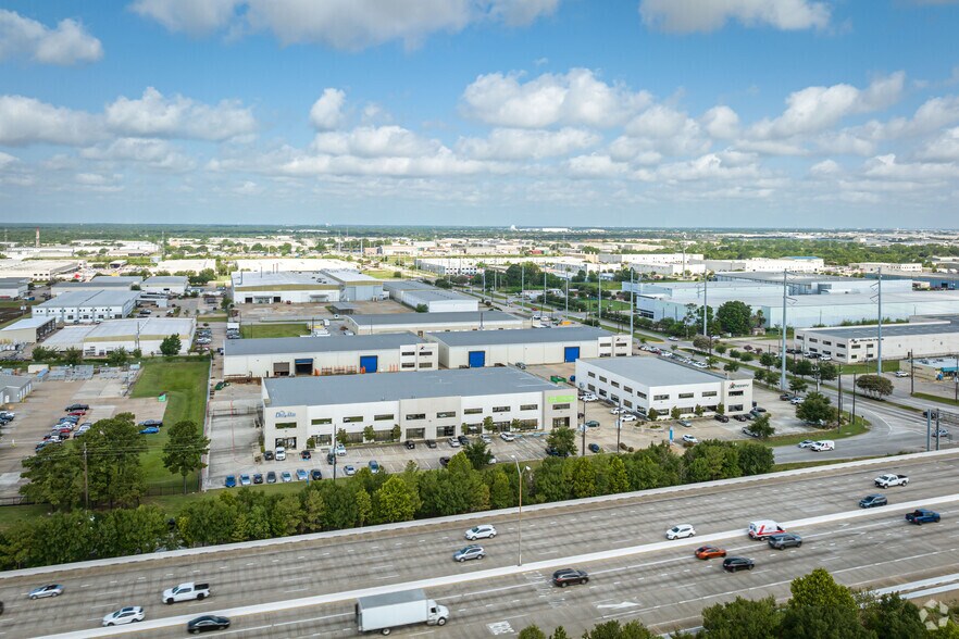 More Photos Of 5655 W Sam Houston Pky N, Houston Unknown For Lease