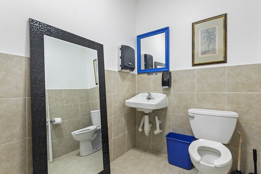 More Photos Of 1220 Bienville Blvd, Ocean Springs General Retail For Lease