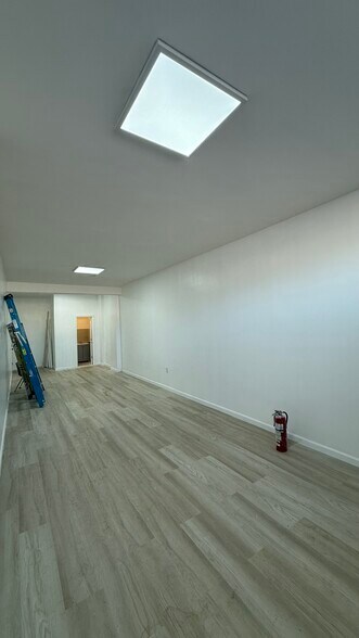 More Photos Of 11462 Merrick Blvd, Jamaica Storefront Retail Residential For Lease