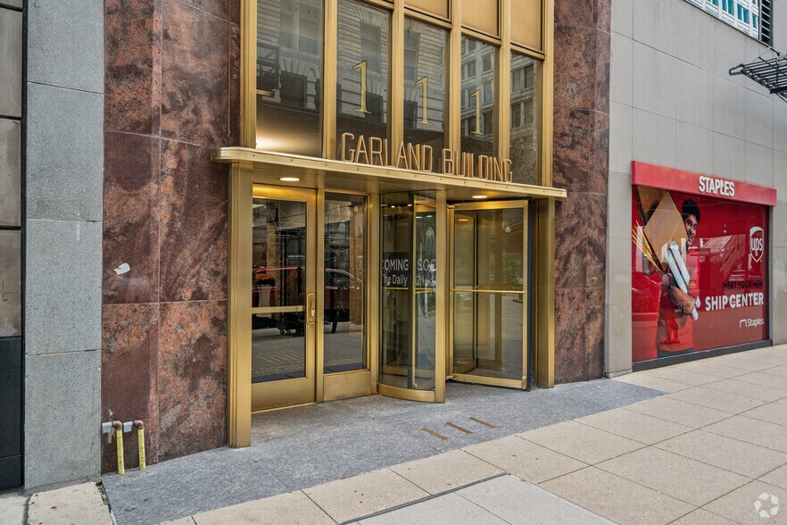 More Photos Of 111 N Wabash Ave, Chicago Office For Sale