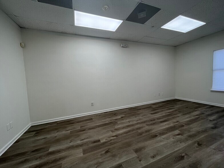 More Photos Of 4231 Walnut Bend, Jacksonville Office For Lease
