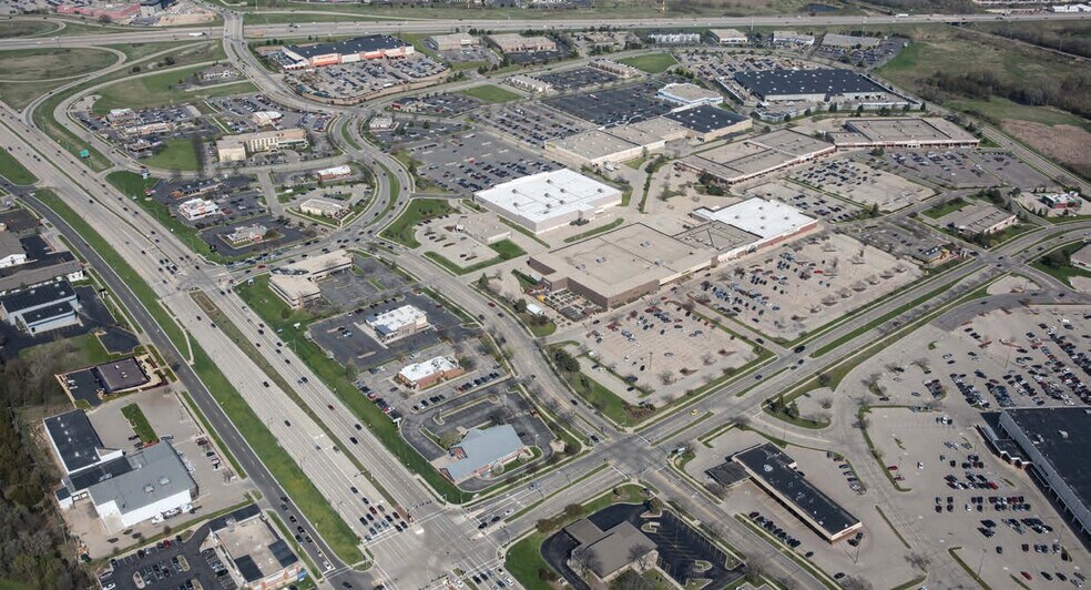 More Photos Of 4704 E Washington Ave, Madison Freestanding For Lease