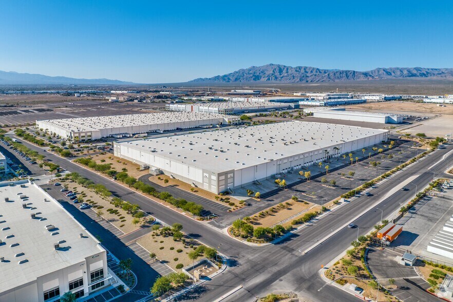 More Photos Of 5835 E Ann Rd, Las Vegas Distribution For Lease