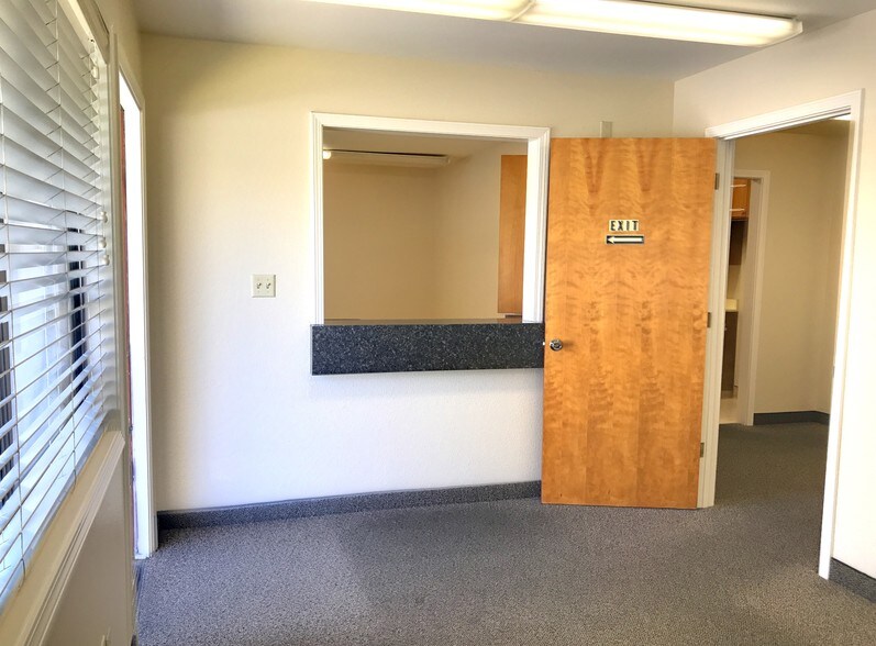 More Photos Of 901 Sunset Dr, Hollister Medical For Lease