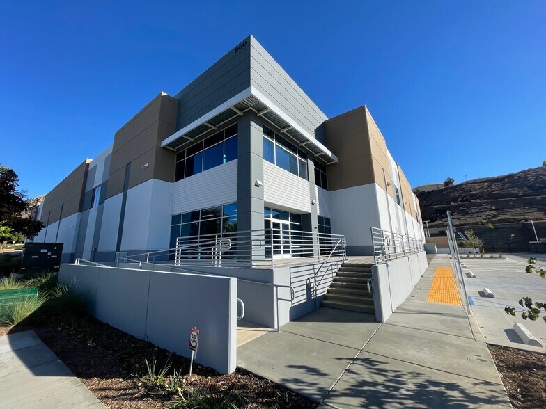 More Photos Of 900 Marlborough ave, Riverside Manufacturing For Lease