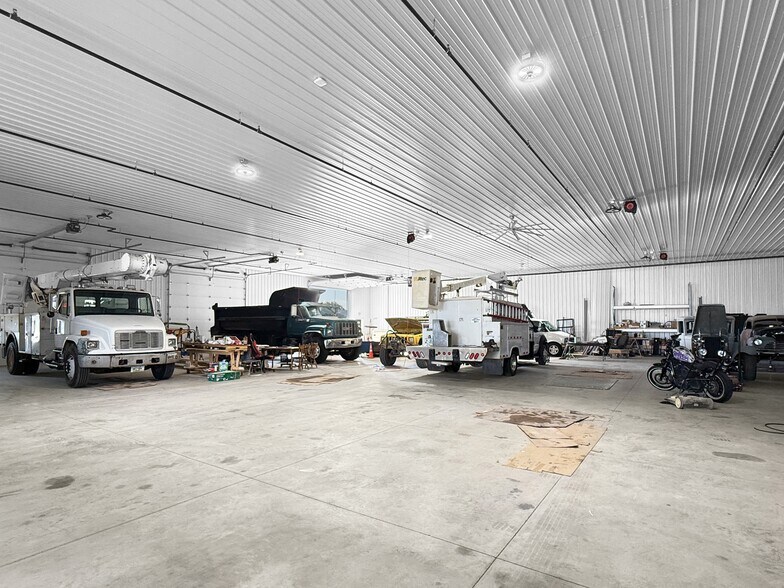 More Photos Of 1911 NE 58th Ave, Des Moines Industrial For Sale