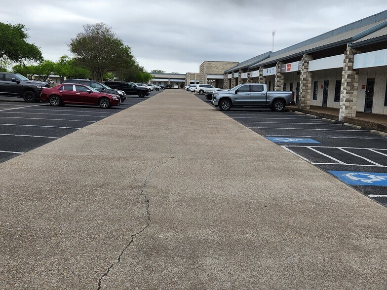 More Photos Of 2209 N Padre Island Dr, Corpus Christi Light Manufacturing For Lease