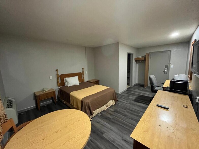 More Photos Of 9603 N Interstate 35, San Antonio Hotel For Sale
