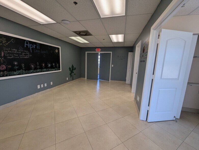More Photos Of 701 NW Federal Hwy, Stuart Medical For Lease