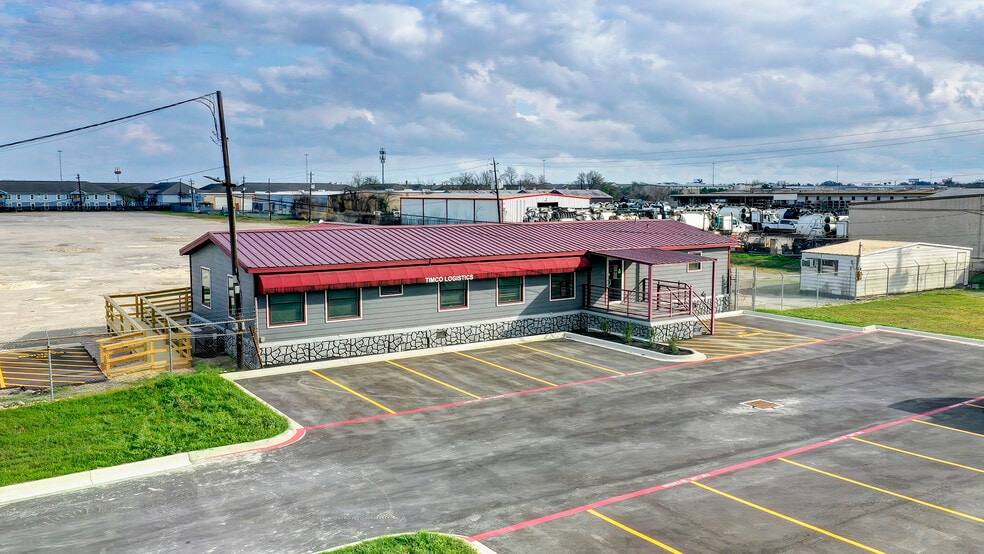 More Photos Of 1901 Jasmine Dr, Pasadena Truck Terminal For Lease