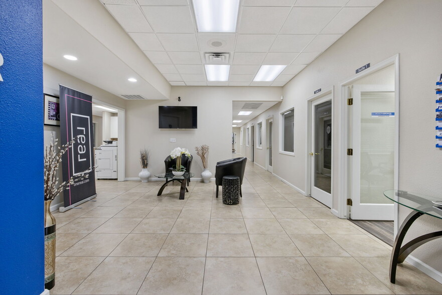 More Photos Of 610 W Main St, Visalia Office For Lease