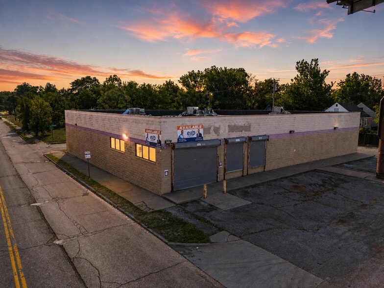 Primary Photo Of 7870 Southfield Rd, Detroit Freestanding For Sale