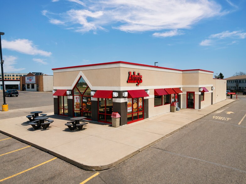 More Photos Of 2821 Hendrickson Dr, Eau Claire Fast Food For Sale