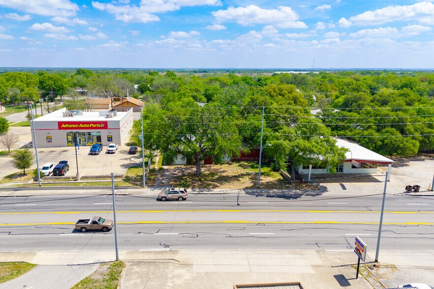 More Photos Of 725 S Brazos St, Lockhart Land For Sale