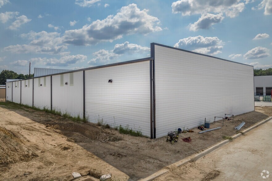 More Photos Of 18011 Cypress Rose Hill Rd, Cypress Unknown For Lease