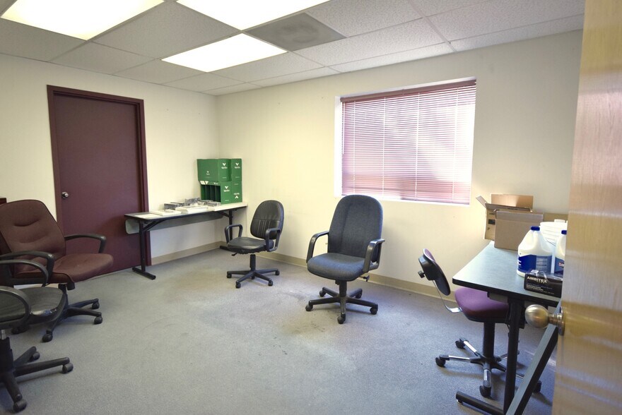 More Photos Of 120 NE 9th Ave, Portland Warehouse For Lease