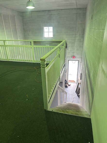 More Photos Of 964 Service St, West Palm Beach Warehouse For Lease