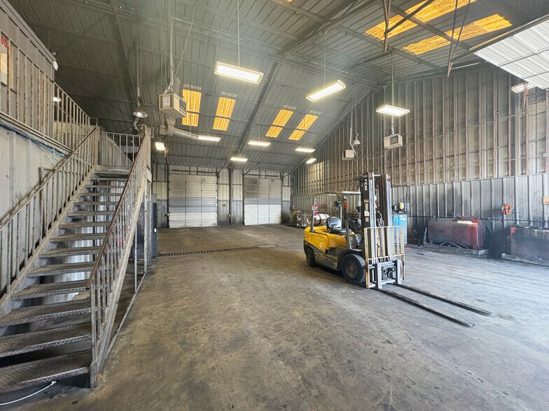 More Photos Of 9222 Wallisville Rd, Houston Warehouse For Lease