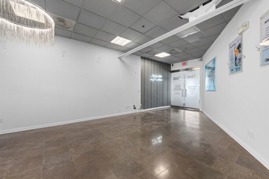 More Photos Of 115 River Rd, Edgewater Restaurant For Lease