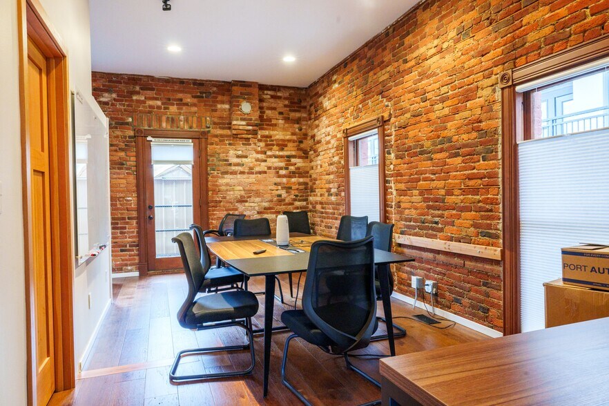 More Photos Of 1410 11th St, Bellingham Office For Lease