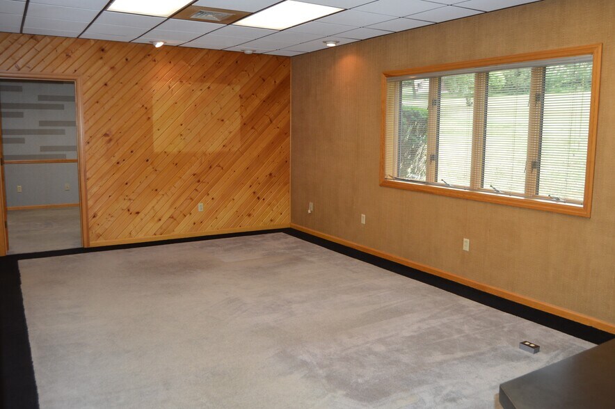 More Photos Of 603 1st Street Ext, Apollo Medical For Sale