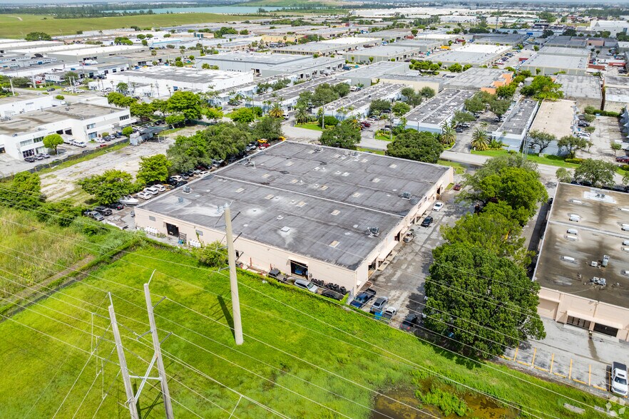 More Photos Of 6350-6370 NW 82nd Ave, Miami Light Manufacturing For Lease