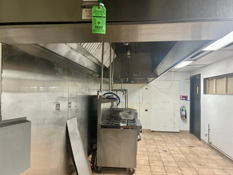 More Photos Of 1615-1637 W Howard St, Chicago Apartments For Lease