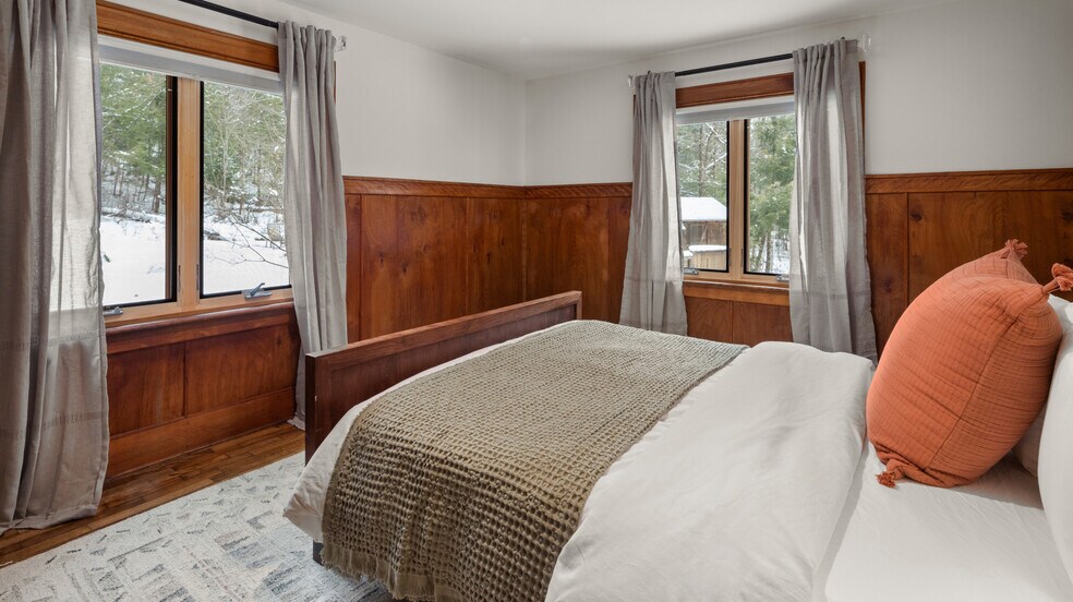 More Photos Of 56 Turner Mill Ln, Stowe Specialty For Sale